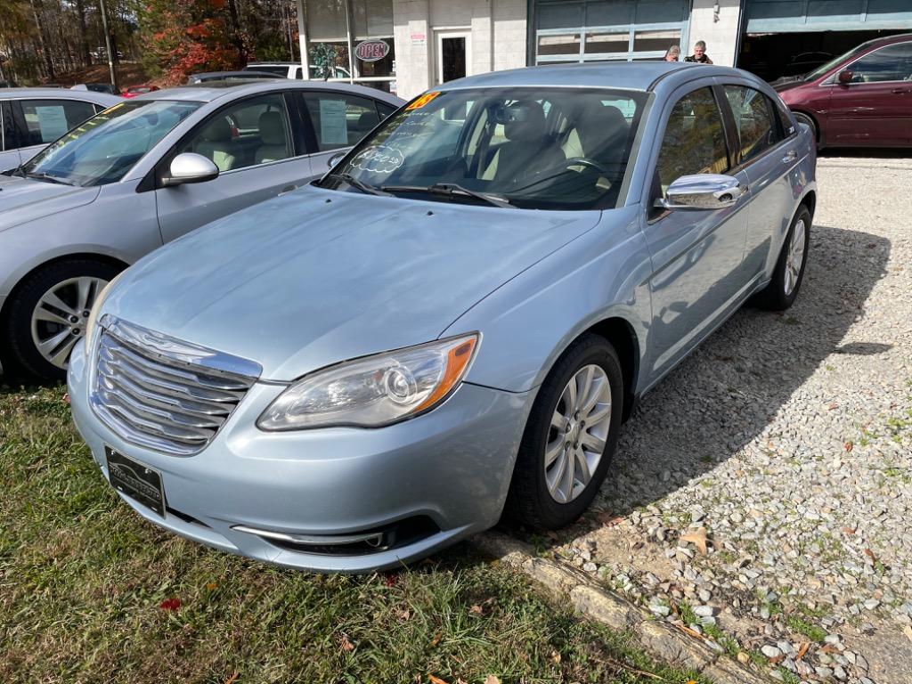 2013 Chrysler 200