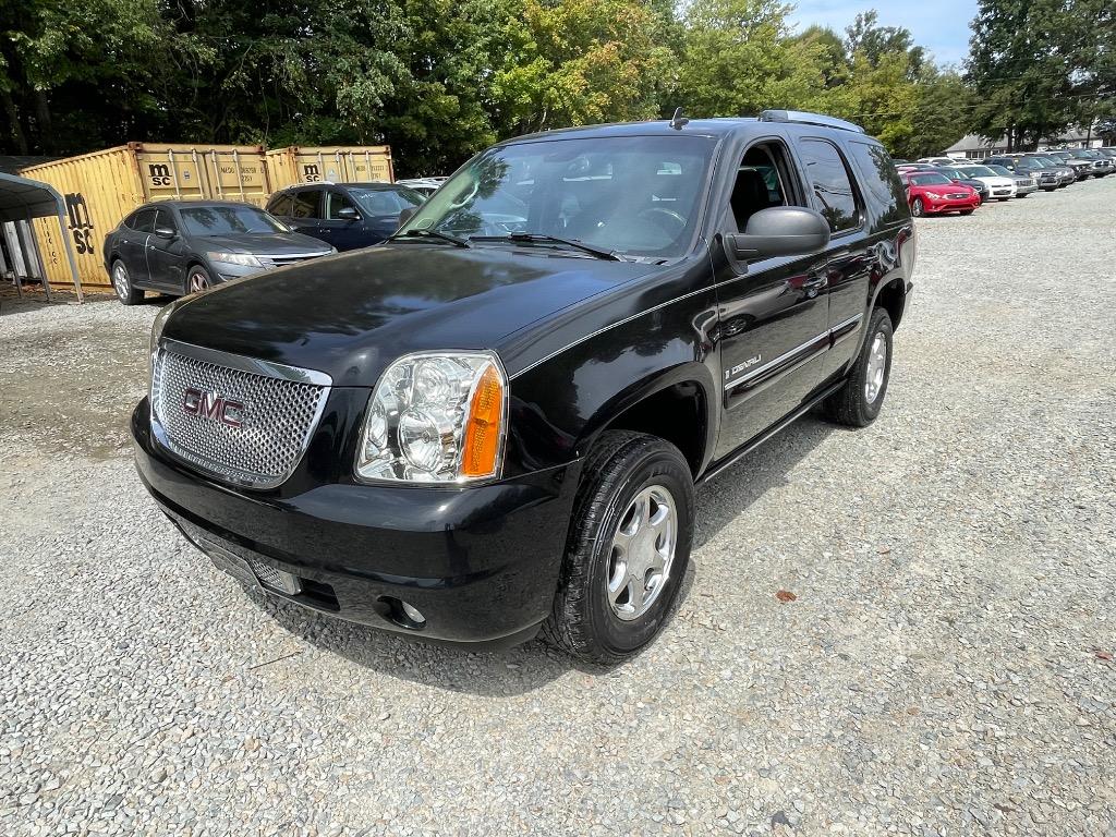 2007 GMC Yukon Denali's photo