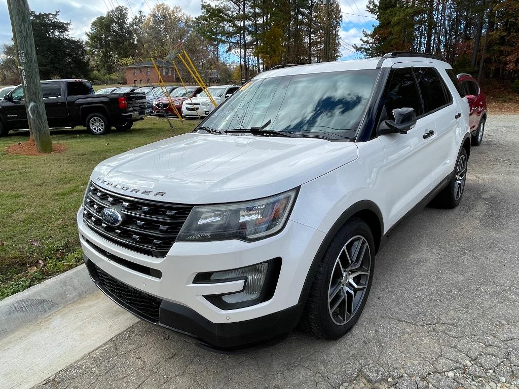 2017 Ford Explorer Sport's photo